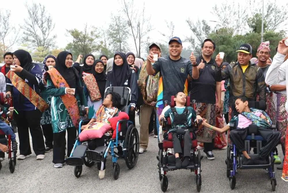 Antara peserta istimewa yang menyertai program Walk With Me 2.0 (WWM 2.0) anjuran Fakulti Undang-Undang dan Hubungan Antarabangsa UniSZA pada Sabtu.