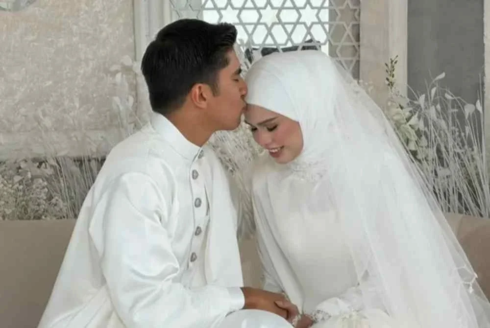 Bella Astillah selamat diijabkabulkan bersama pasangannya, Syed Saddiq dengan sekali lafaz pada pagi Sabtu.