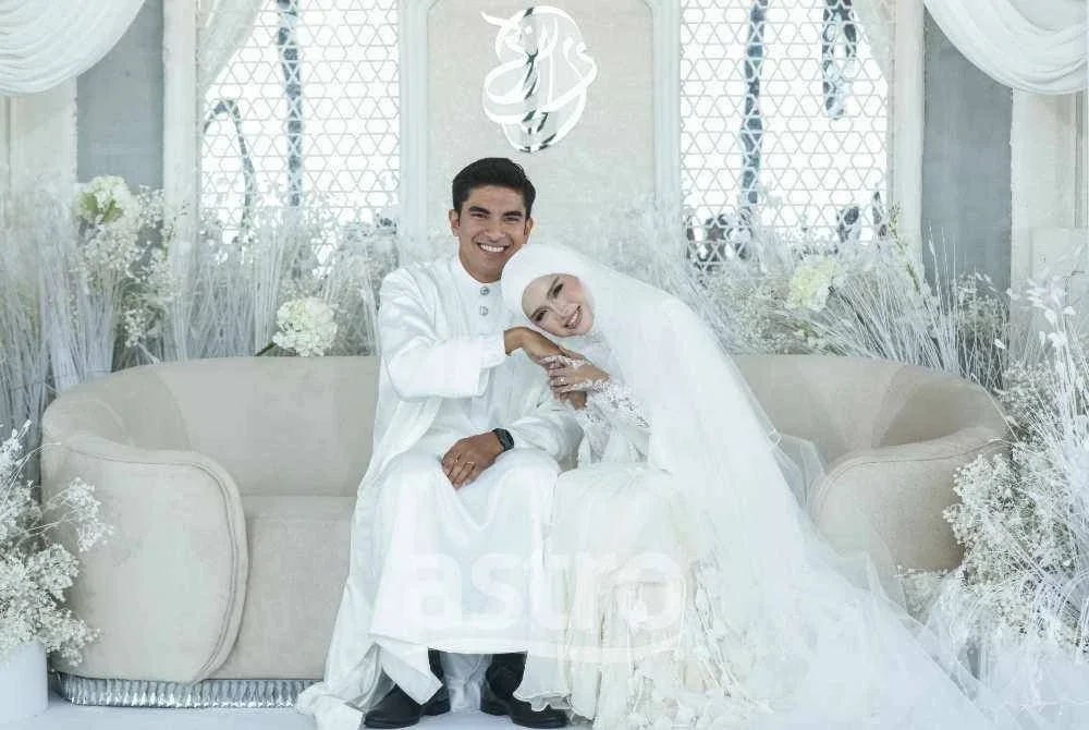 Bella dan Syed Saddiq menjadi pasangan pertama yang disatukan sebagai suami isteri di bangunan ikonik Malaysia, Merdeka 118 Precinct. - FOTO: Azrul Rafie / Astro