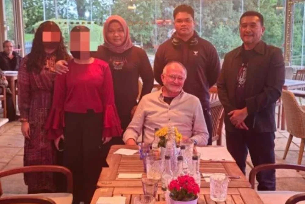 Pertemuan dan perbincangan secara terbuka antara Dr SR Raws dan pakar gajah dunia lebih 50 tahun, Dr William Keith Lindsay di Oxford UK pada 16 - 19 September 2026.