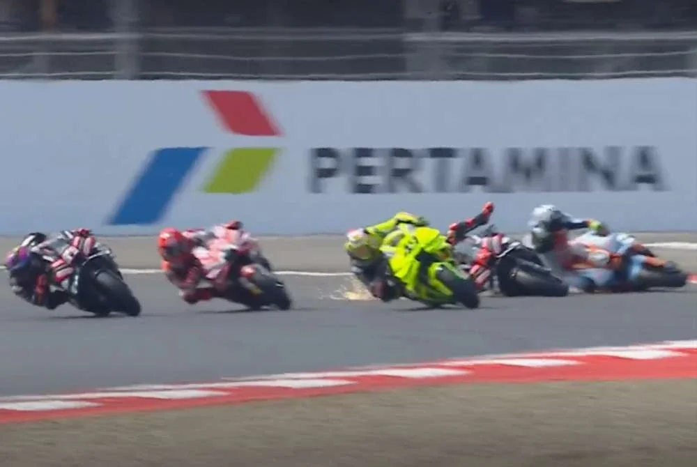 Brivio salahkan Marquez, Martin punca kemalangan dua pelumba Aprilia Brivio salahkan Marquez, Martin punca kemalangan dua pelumba Aprilia