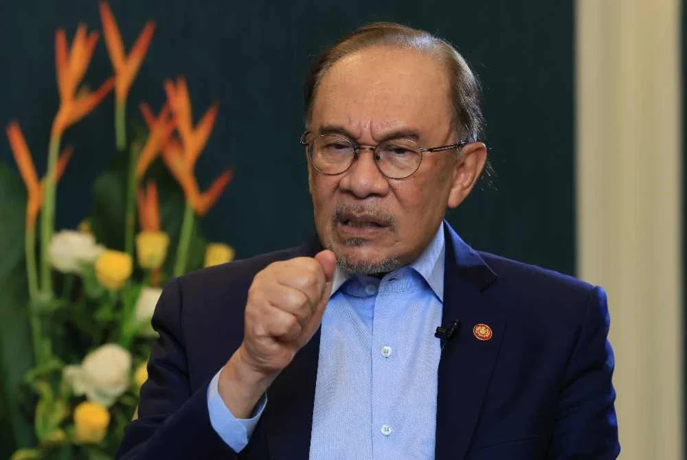 Anwar ketika berucap pada Program Khas Belanjawan MADANI 2027 di Kompleks Seri Perdana hari ini. - Foto: Bernama
