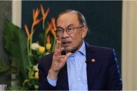 Anwar ketika berucap pada Program Khas Belanjawan MADANI 2027 di Kompleks Seri Perdana hari ini. - Foto: Bernama
