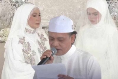 Awang Astillah menitipkan ucapan penuh emosi buat anak perempuan sulungnya selepas sah bergelar isteri kepada Syed Saddiq pada pagi Sabtu.