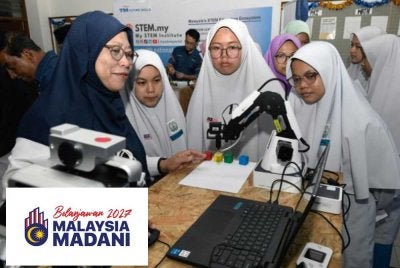KPM komited untuk melaksana dan menterjemahkan peruntukan hampir RM69 bilion yang telah diumumkan dalam Belanjawan 2027. Foto hiasan - Bernama