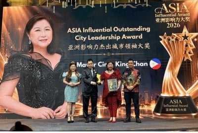 Dr Gavin (kanan) bersama pemenang City Leadership Award, Cindi King Chan (dua dari kanan) sempena Asia Influential Award 2026 di Kuala Lumpur pada Jumaat.