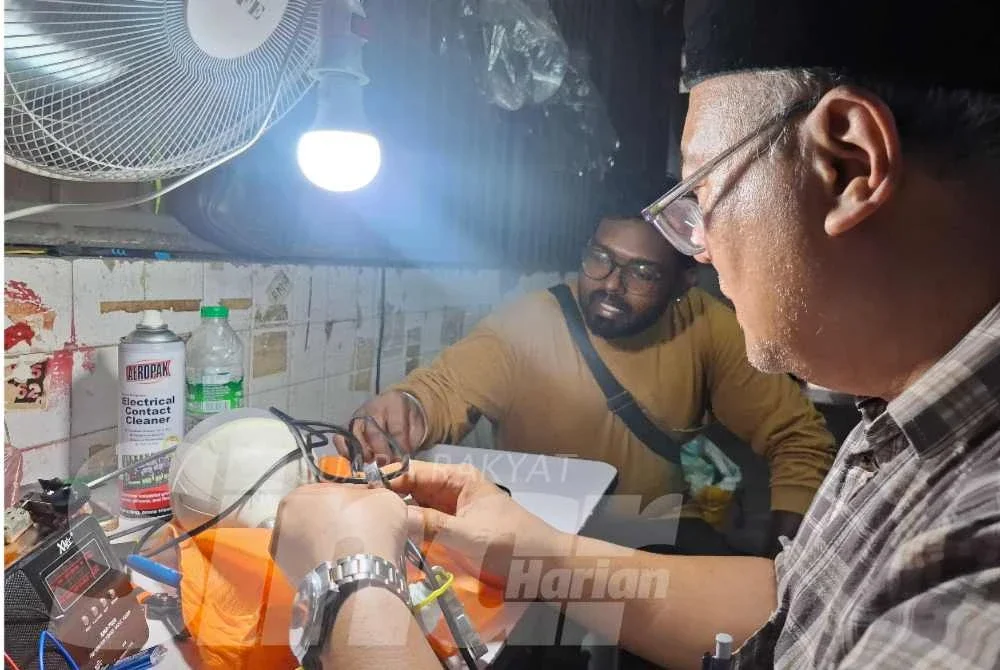 Perkhidmatan disediakan Ahmad Zailani mendapat kepercayaan pelanggan bukan sahaja sekitar Ipoh, tetapi merentasi negeri berhampiran.