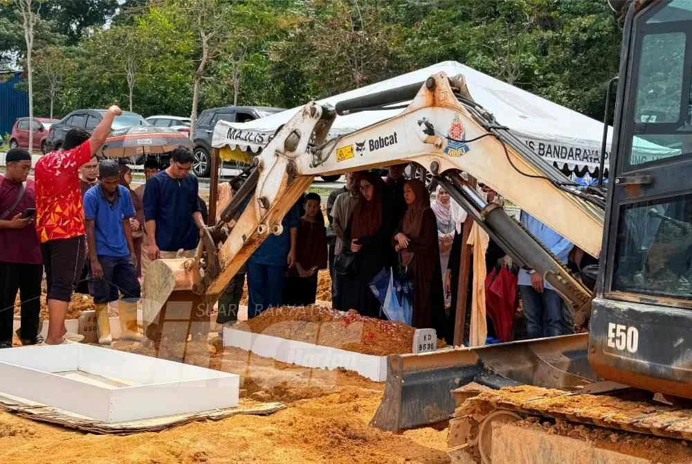 Allahyarham selamat dikebumikan di Tanah Perkuburan Kota Damansara Seksyen 9 pada Ahad.