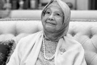 Tun Dr Hasmah ialah seorang doktor, ibu, pendamping, tokoh masyarakat dan seorang srikandi tanah air.