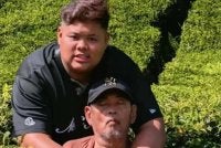Muqmin bersama Mazni yang lumpuh separuh badan. 