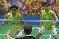 Aaron (kanan) dan Roy King muncul juara Terbuka Artik selepas menewaskan pasangan Taiwan dalam aksi final di Finland. Foto : Agensi.