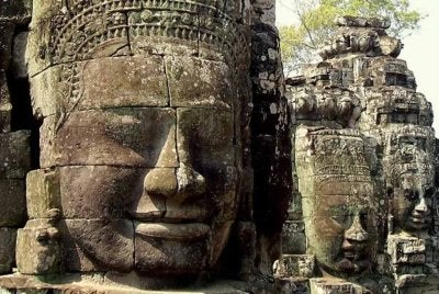 Bandar purba yang ditelan hutan, tertimbus di bawah pasir atau tenggelam di dasar laut menyimpan kisah tamadun silam, kemusnahan dan penemuan arkeologi luar biasa.