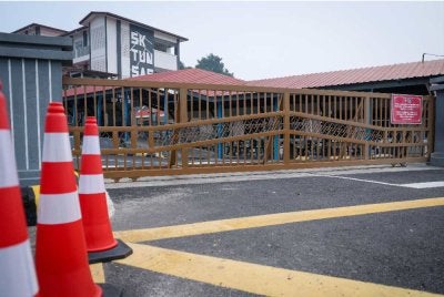 Semua institusi pendidikan di bawah Kementerian Pendidikan di Melaka akan dibuka semula mulai esok (12 Oktober). Foto hiasan/Bernama 