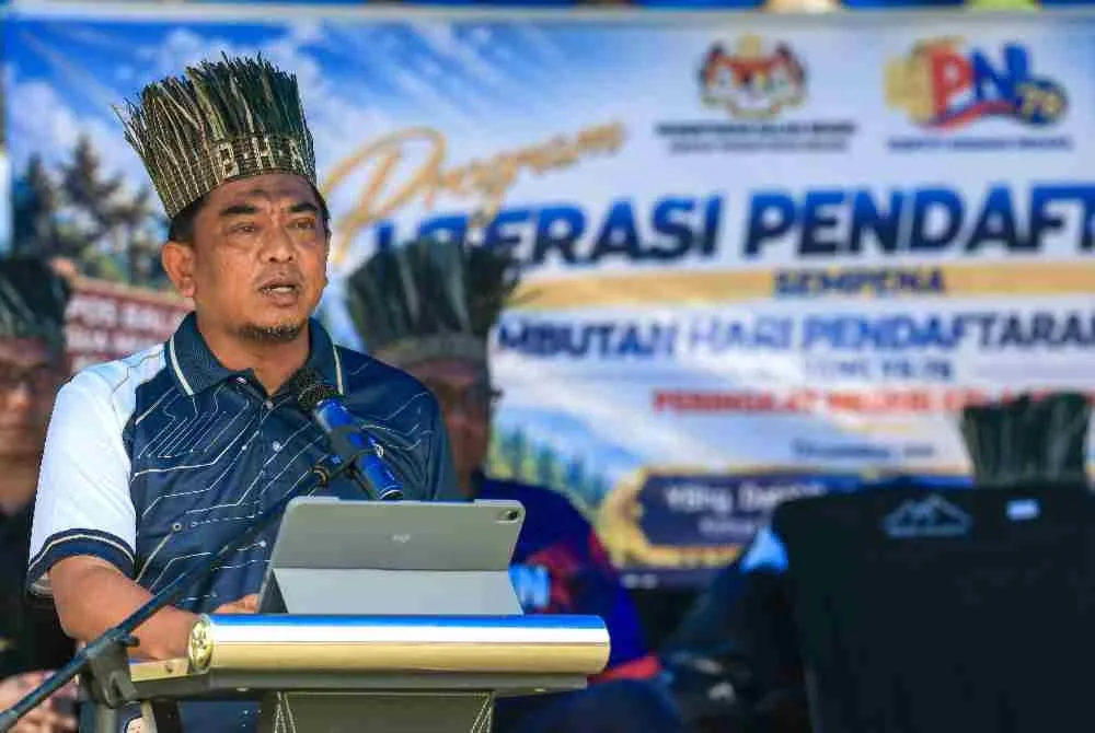 Badrul Hisham berucap pada Program Literasi Pendaftaran sempena sambutan Hari Pendaftaran Negara ke-78 Peringkat Kelantan di Pos Balar, pada Isnin. Foto: Bernama 
