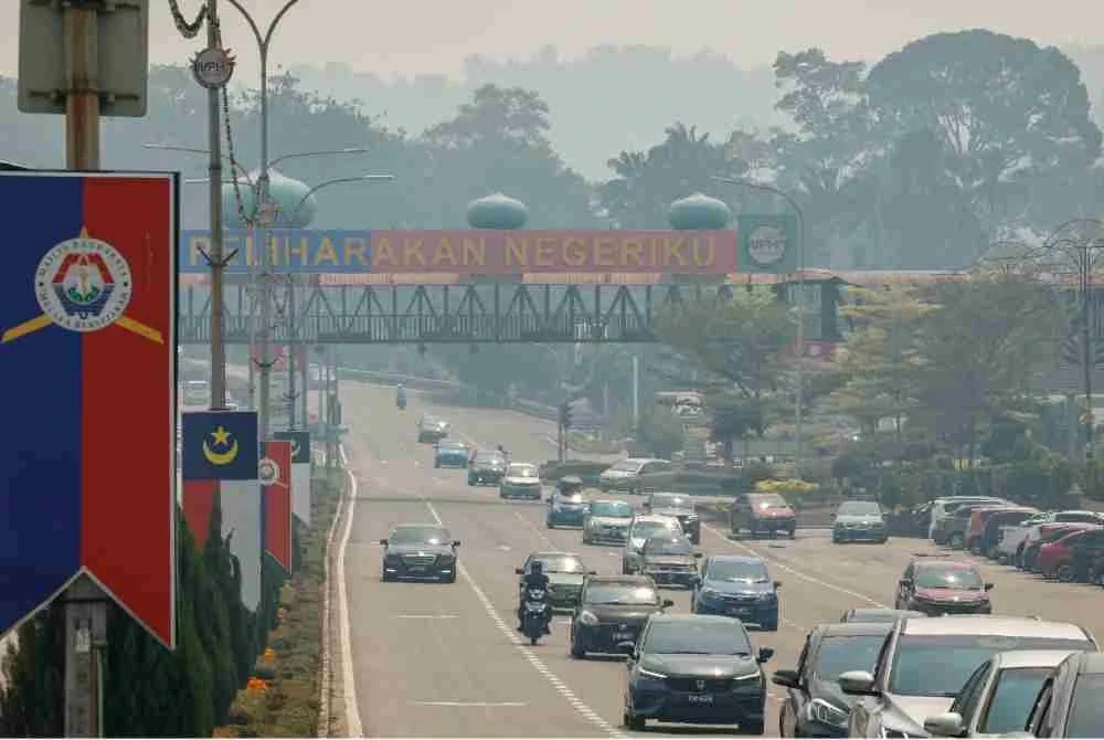 Pelaksanaan PKSK dan peperiksaan STAM di Melaka diteruskan mengikut jadual ditetapkan esok walaupun semua sekolah di Melaka diarahkan tutup susulan kemerosotan kualiti udara akibat jerebu.