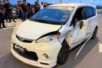 Kenderaan dipandu warga Pakistan yang terlibat kemalangan. Foto PDRM