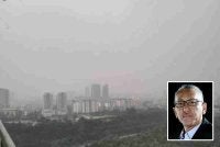 Jerebu bukan sekadar isu alam sekitar, malah melibatkan kesihatan awam, kesejahteraan rakyat dan tanggungjawab bersama negara serantau. Gambar kecil: Ahmad Zaini