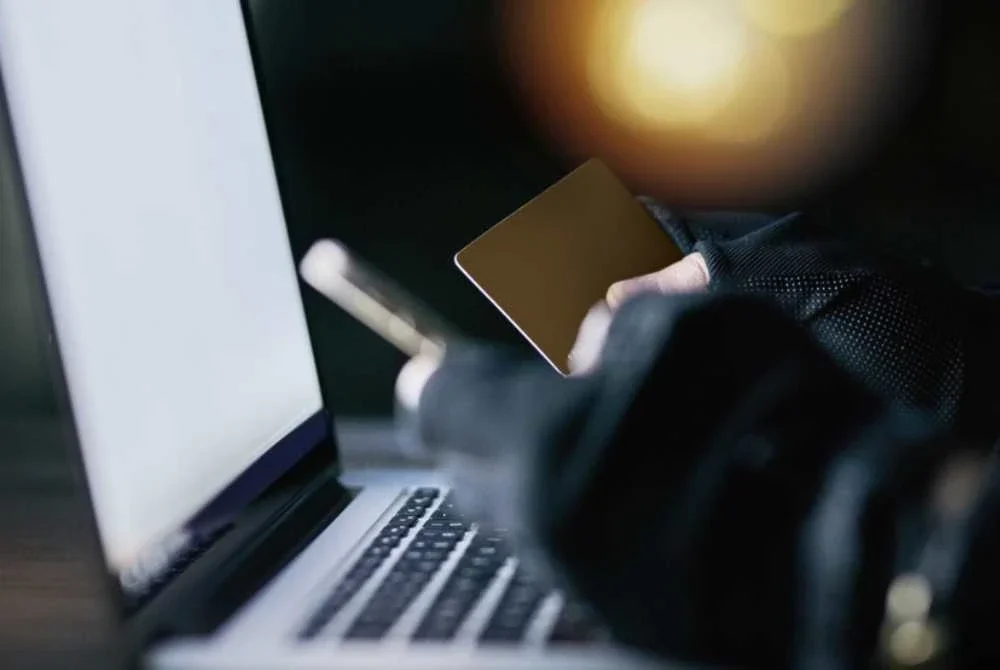 Bermula dari 23 Disember 2025 hingga 22 Mei 2026, mangsa membuat 12 transaksi ke enam akaun bank berbeza dengan jumlah keseluruhan RM202,460. Gambar hiasan 