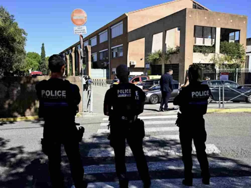 Kejadian berlaku di Sekolah Menengah Rendah Joseph-Lakanal di bandar Aubagne, selatan Perancis berhampiran Marseille. - Foto AFP