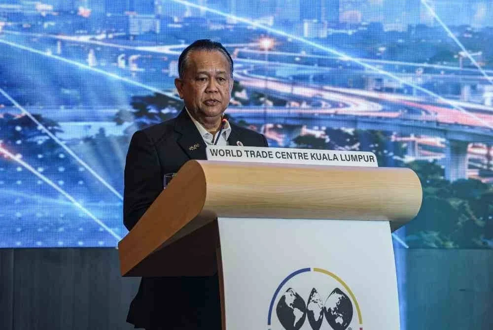 Nanta pada majlis 13th Malaysian Road Conference & Exhibition 2026 And 16th International Road Federation Global Asia-Pacific Regional Congress di WTCKL pada Selasa. 
