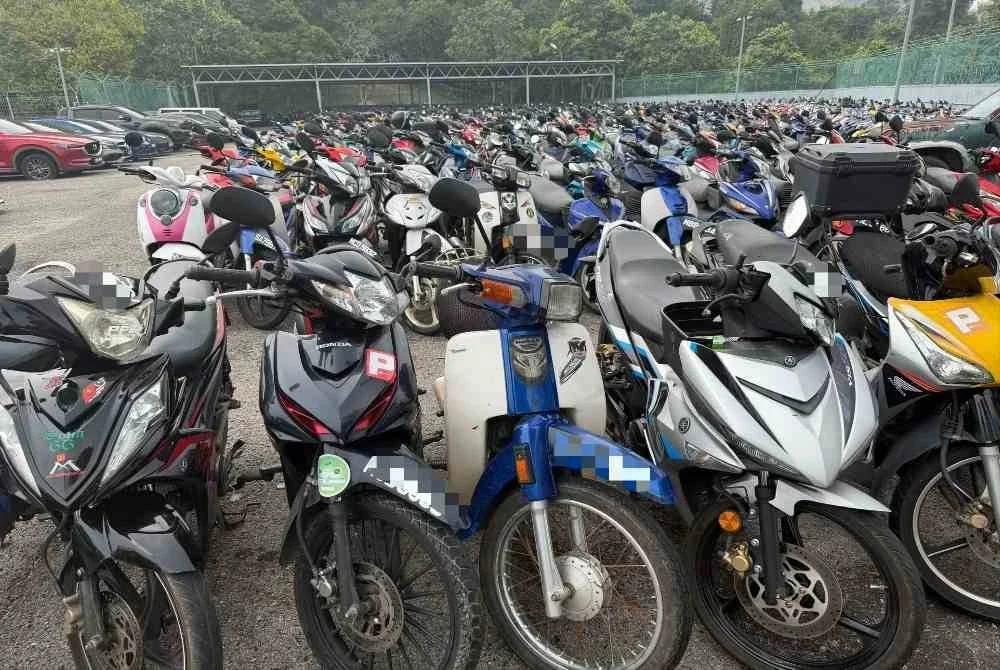 Motosikal Yamaha Y15 serendah RM1,400 antara 109 kenderaan yang bakal dilelong Jabatan Pengangkutan Jalan (JPJ) Melaka menerusi sistem lelongan dalam talian menerusi aplikasi JPJvBID.