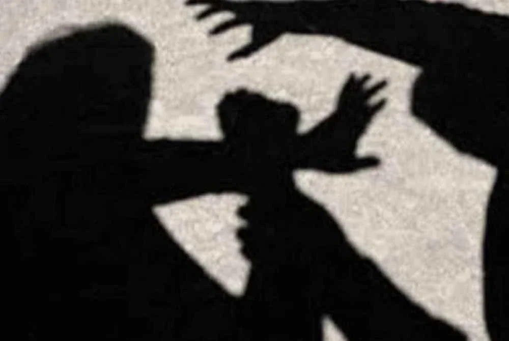 Keganasan rumah tangga bukan hanya melibatkan penderaan suami terhadap isteri, malah boleh berlaku terhadap suami oleh isteri atau ahli keluarga lain