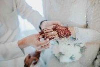 Perkahwinan seseorang warga asing beragama Islam dengan orang Melayu Islam di negara ini tidak akan mengubah status keturunan asal mereka. Foto hiasan 