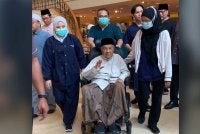 Dr Mahathir yang masih dirawat di Institut Jantung Negara (IJN) menunjukkan perkembangan kesihatan positif dan hampir kembali seperti biasa. 