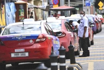 Usaha memperkukuh industri teksi perlu melangkaui pemberian bantuan kewangan semata-mata. Foto hiasan