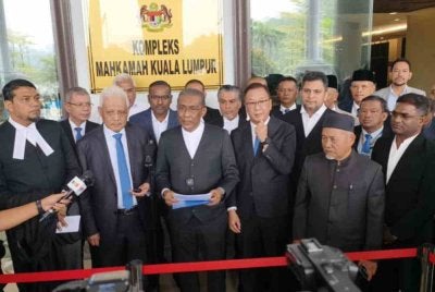 Pemimpin-pemimpin PN yang hadir ke Mahkamah Tinggi Kuala Lumpur pada Selasa.
