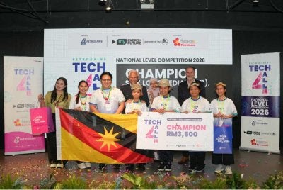 SMK Long Bedian, Sarawak yang mencipta Smart Object Recycling Technology (S.O.R.T.) dinobatkan sebagai juara dalam Pertandingan Peringkat Kebangsaan Petrosains Tech4All 2026.