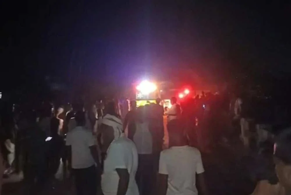 Sekurang-kurangnya 14 orang maut selepas sebuah bot yang membawa penumpang karam di Sungai Ganga.