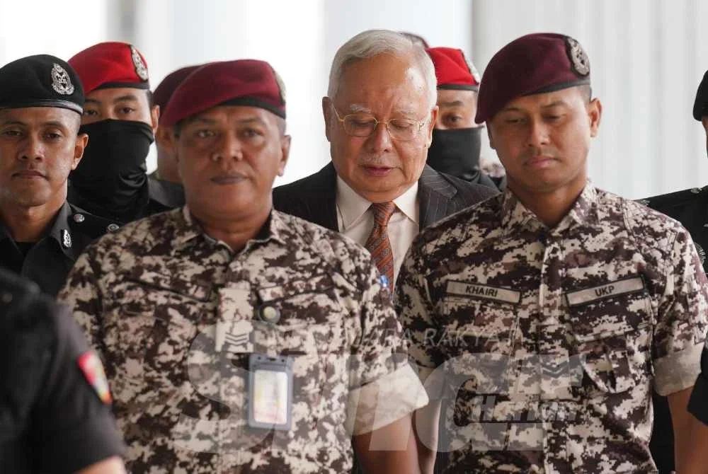 Najib dibawa ke Mahkamah Tinggi Kuala Lumpur pada Rabu. Foto Sinar Harian - ROSLI TALIB