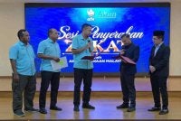 Penyerahan zakat perniagaan oleh ABM kepada Zakat Perak Al Ridzuan.