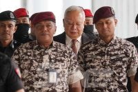 Najib dibawa ke Mahkamah Tinggi Kuala Lumpur pada Rabu. Foto Sinar Harian - ROSLI TALIB