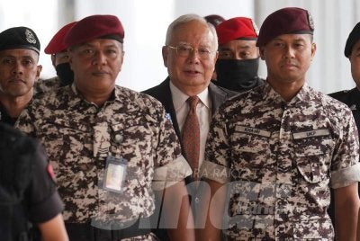 Najib dibawa ke Mahkamah Tinggi Kuala Lumpur pada Rabu. Foto Sinar Harian - ROSLI TALIB