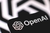 Chatbot itu didakwa memberikan nasihat perubatan berbahaya, menggalakkan pengguna mencederakan orang lain, selain berpura-pura menjadi rakan kepada pengguna.
