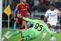 Kemasukan Endrick (kanan) pada minit ke-59 menjadi titik kebangkitan Real Madrid selepas ketinggalan 2-3 sebelum menang 4-3 di Stadium Olimpico. Foto Agensi