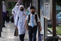 Semua sekolah di Perak beroperasi seperti biasa pada Jumaat dan murid yang hadir digalakkan memakai pelitup muka sebagai langkah berjaga-jaga. Foto hiasan 