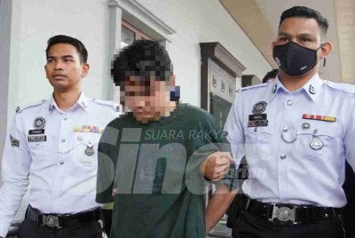 Lelaki berusia 24 tahun itu dibawa ke Mahkamah Majistret Kuala Lumpur bagi menghadapi tiga pertuduhan kes jenayah. Foto SINAR HARIAN-ROSLI TALIB 