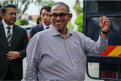 Shaik Hussein Mydin, 53, mengaku tidak bersalah atas 15 pertuduhan menerima rasuah lebih RM800,000. Foto Bernama