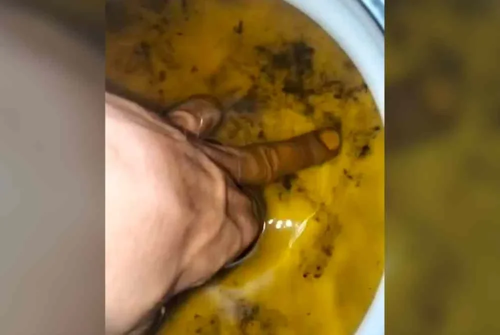 Keadaan petrol yang tercemar dalam tangki. FOTO SINAR HARIAN - ADILA SHARINNI WAHID