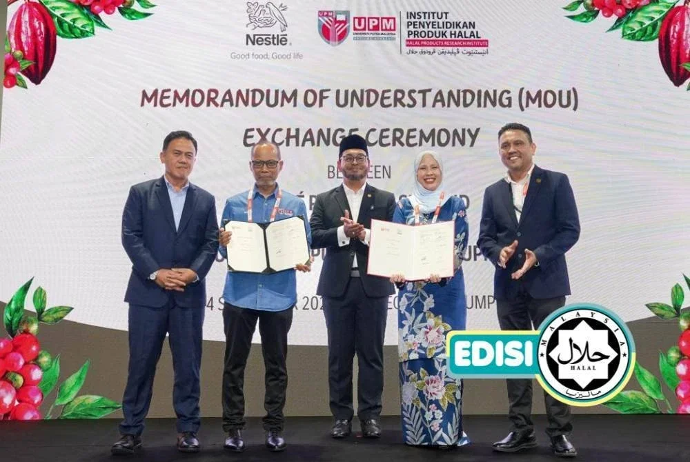MENTERI di Jabatan Perdana Menteri (Hal Ehwal Agama), Dr Zulkifli Hasan (tengah) menyaksikan pertukaran Memorandum Persefahaman (MoU) antara Nestlé Malaysia dan UPM sempena MIHAS 2026 baru-baru ini.