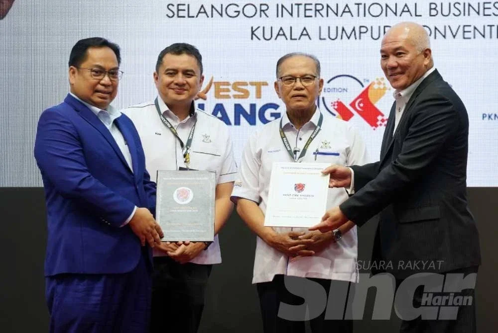 Sebanyak 12 perjanjian pelaburan dimeterai melibatkan RM421 juta. Foto Rosli Talib
