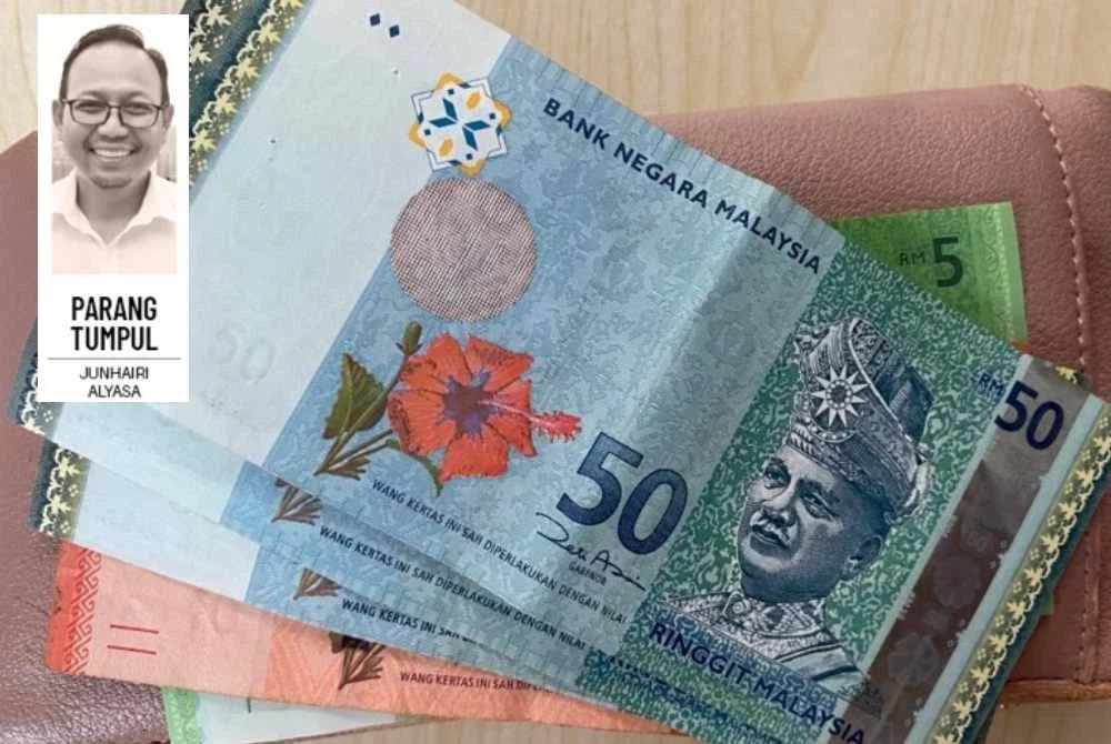 Pekerja Malaysia sudah melalui sebanyak tujuh kali kenaikan gaji minimum sejak ia mula diperkenalkan 13 tahun yang lalu. - Gambar hiasan.