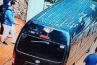 Tular di media sosial satu hantaran memaparkan tangkap layar rakaman kamera litar tertutup (CCTV) yang menunjukkan sebuah van milik JAIS berada di kawasan tempat letak kereta sebuah premis.