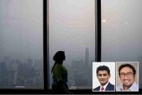 Suasana jerebu menyelubungi ibu negara dengan beberapa bangunan pencakar langit kelihatan samar dan menjejaskan jarak penglihatan ketika tinjauan dari Menara Merdeka 118. Foto: Bernama (Gambar kecil: Mohd Yusoff (kiri), Shahrul Mizan)