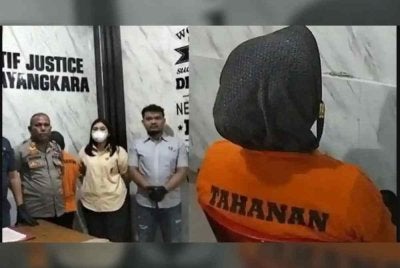 Seorang wanita di Indonesia ditahan selepas menetak suaminya menggunakan parang sehingga mangsa memerlukan kira-kira 50 jahitan pada leher selepas pertengkaran yang berpunca daripada pertukaran gambar profil media sosial. Foto Agensi