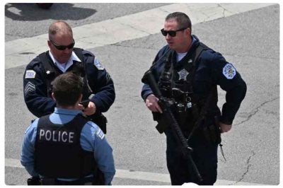 Polis Chicago ketika mengadakan operasi siasatan. Foto: Agensi