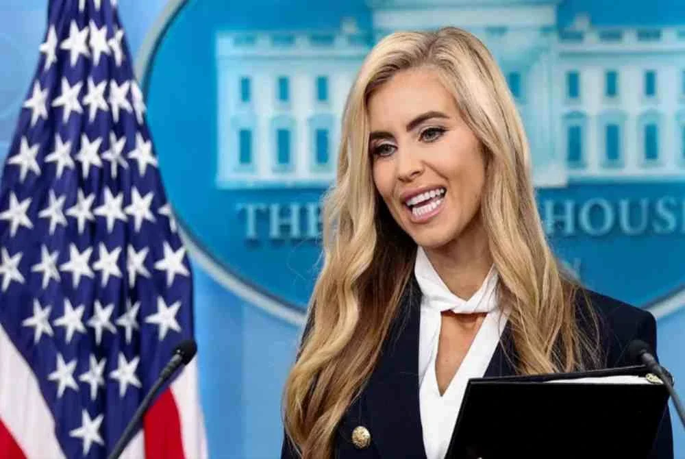  Katie Zacharia meletakkan jawatan sebagai Setiausaha Akhbar White House selepas kurang lima hari memegang jawatan itu susulan kritikan berterusan terhadap prestasi serta kelayakannya.